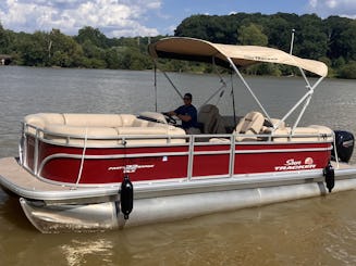 2024 24ft Suntracker Party Barge Pontoon on Lake Wylie