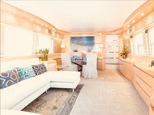 Yacht de luxe à Barcelone - location à l'heure, location à la journée