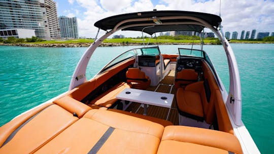 Exclusive - Four Winns 26 ft Motorboat, special for small groups cruise