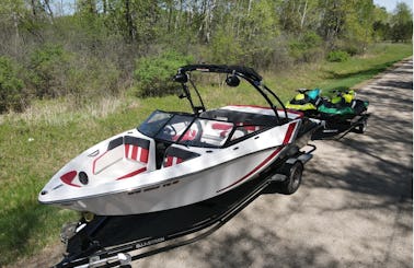 Glastron Boats GTS205 Volvo Bowrider Rental in Madison, Wisconsin