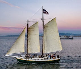 Alquiler de vela en un barco de 72 pies de altura en SF Bay, California, hasta 49 pasajeros