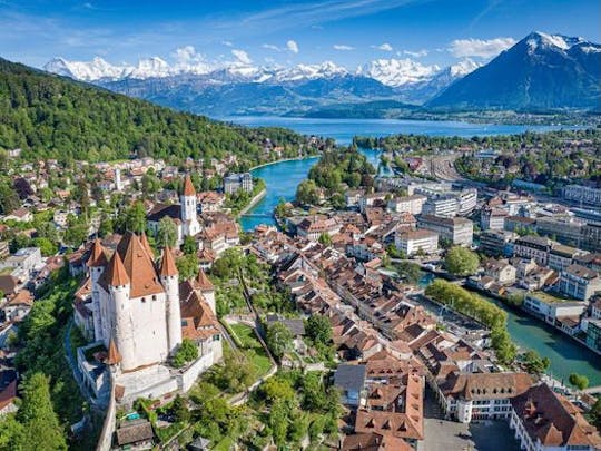 Luxurious pontoon in Interlaken with private captain  (Thun/Interlaken/Jungfrau)