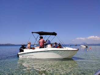 Barco Voyager de 17 pés com motor de 30 cv para as Ilhas Jônicas 