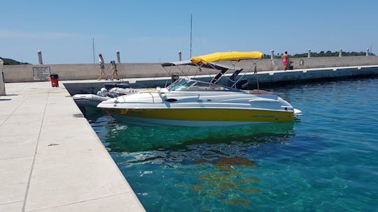 Rent 22ft Insidias Marine HM Cuddy Cabin In Split, Croatia