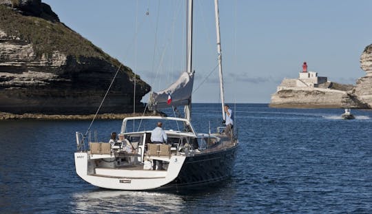 Aluguel de veleiro de luxo de 55 pés da Beneteau Sensé em Cote d'Azur, França