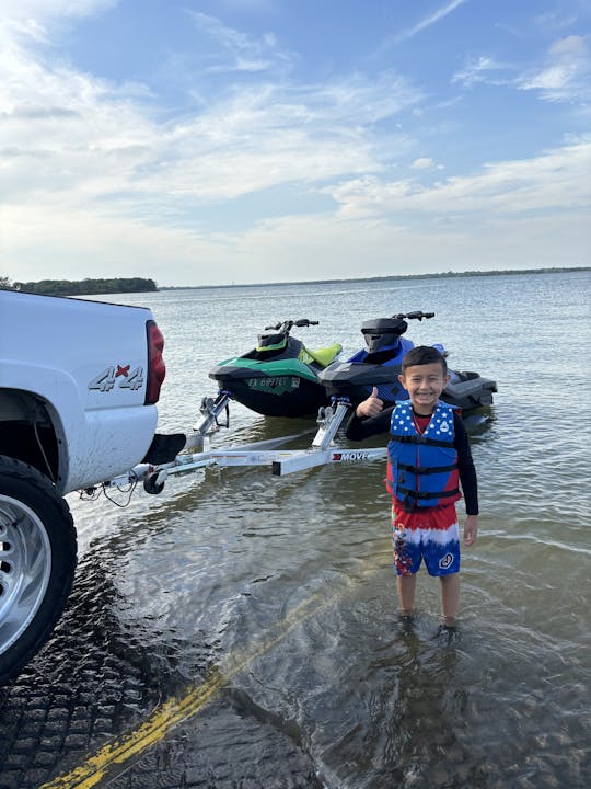 1時間あたり80ドル。2022 Seadoo Spark Trixx（ブルートゥーススピーカー付き） 