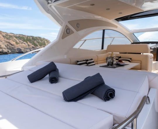 Alquiler de yate a motor de lujo Sunseeker Portofino de 48 pies en la Costa Azul, Francia 💎
