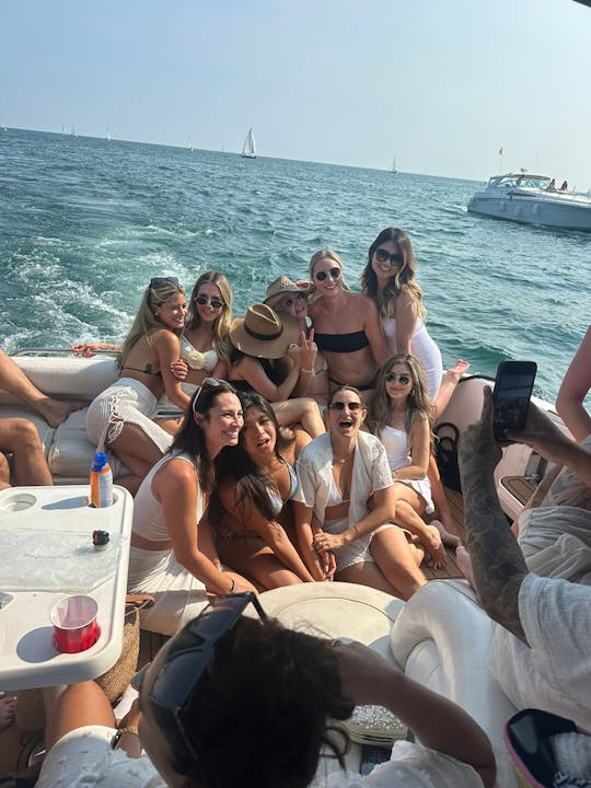 Yacht de luxe de 53 pieds, idéal pour les fêtes avec cabine climatisée !