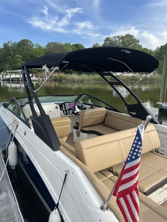 2022 Sea Ray SDX Boat with Captain Included!