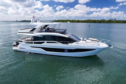 Superbe yacht à moteur 640 Galeon Fly Aventura