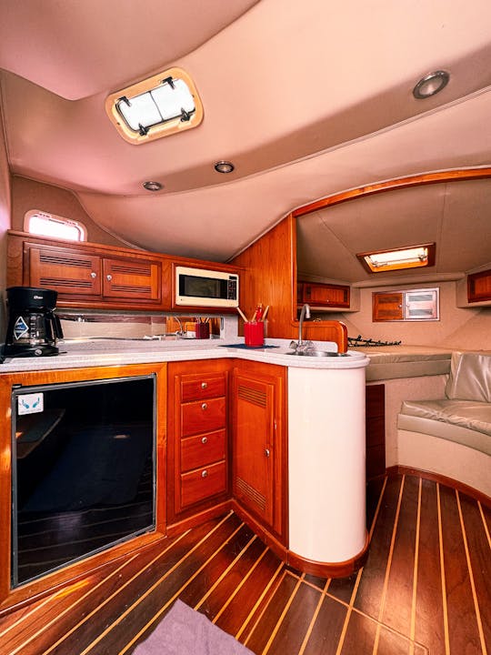 Cabo 35 Express com Tower Yacht/Fishing Charter