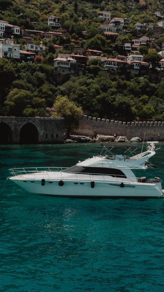 Luxury Motor Yacht in Alanya for 12 guests