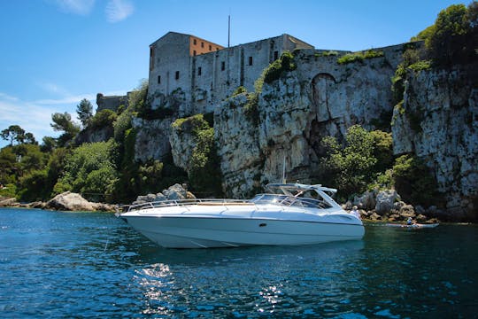 Sunseeker 48 Motor Yacht Rental in Golfe-Juan, Provence-Alpes-Côte d'Azur