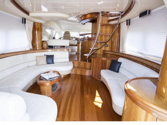 Location de yacht à moteur Azimut 68 à Bodrum, Turquie