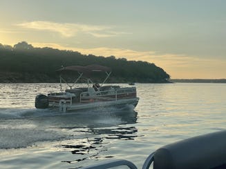 10 heures de location de ponton sur le lac Keystone : VOUS LE MÉRITEZ !