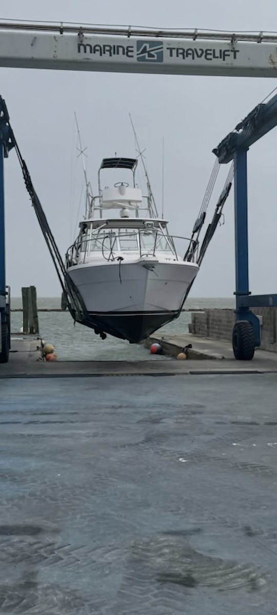 Partindo para um dia especial com o barco expresso Pro-Line 33