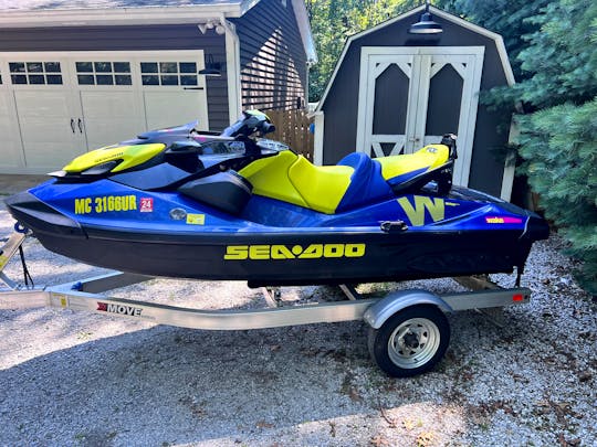 Sea- Doo Wave Runner Wake 170 with Bluetooth Speaks & Tow package