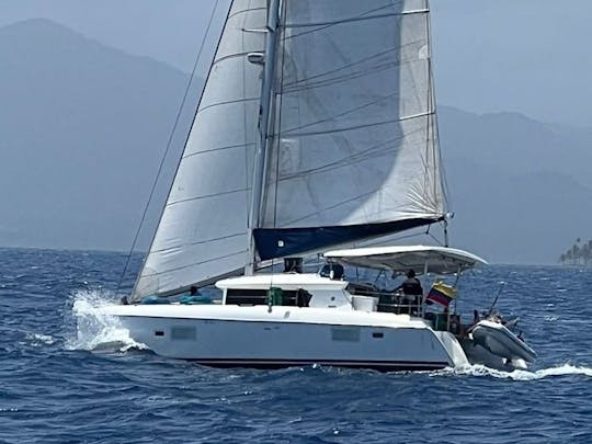 Catamaran à voile de luxe à Carthagène pour les fêtes/événements ! NOUVEAU : CROISIÈRES AU COUCHER DU SOLEIL !