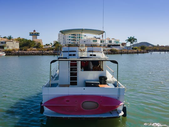 38ft Custom Yacht for Unique Charter in Mazatlan 