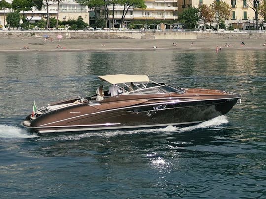 Yacht à moteur Riva Rivarama 44 à louer sur la côte amalfitaine, Campanie