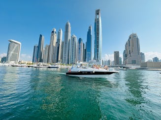 Yacht à moteur de luxe de 48 pieds à Dubaï pour les fêtes ! NOUVEAU : CROISIÈRES AU COUCHER DU SOLEIL !