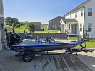 Caymas CX18s Bass boat 