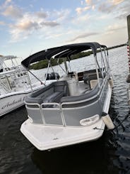 22ft Hurricane Pontoon boat in Saint James City