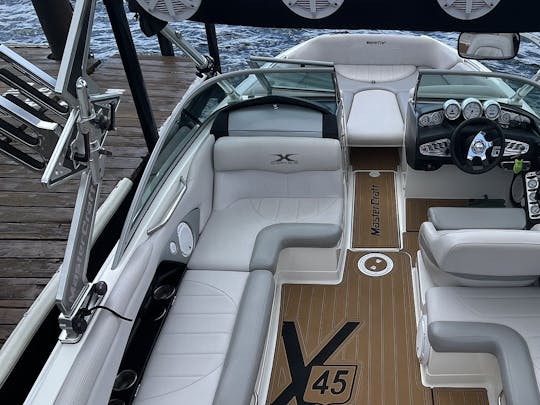 Barco de wake/surf Mastercraft de 25 pés