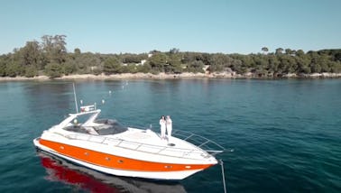 Location d'un méga-yacht de luxe Sunseeker Predator 56 sur la Côte d'Azur, France