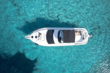 Alquiler de yate Majestic Sky Motor de 52 pies en Ibiza, Islas Baleares 