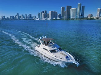 Luxurious 52ft Sea Ray Flybridge Yacht!