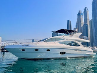 Location de flybridge Majesty 56' à Dubaï