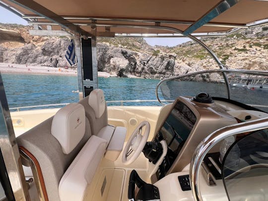    Invictus TT28S em Rock my boat em Rhodes
