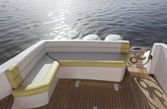 Magnifique yacht de 40 pieds disponible pour une croisière à Dubaï