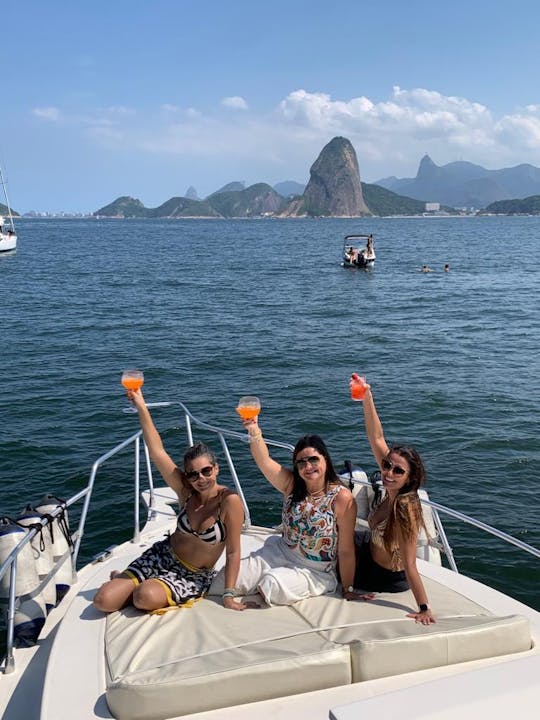 Oceanic 32ft Powerboat for 13 people in Rio de Janeiro