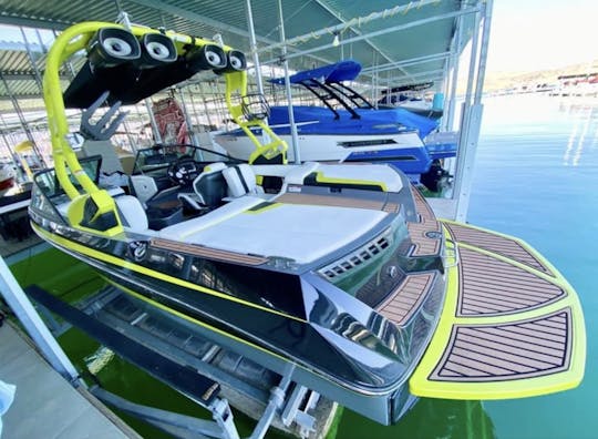 No Bad Days on a Super Air Nautique!