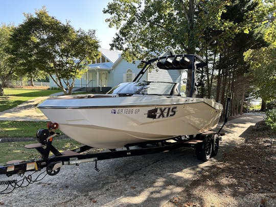 Wake up and surf the day away with this beautiful Axis T22 Surf boat