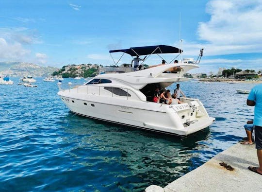 Ferretti 48ft Luxury Yacht on the Beautiful Acapulco Waters!