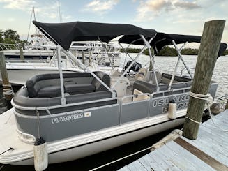 22ft Hurricane Custom Pontoon Rental in Cape Coral, Florida for 10 person!