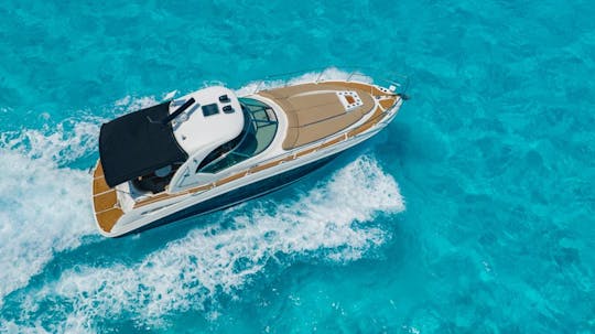 Sea Ray Sundancer 40ft in Cancun – Sophistication and Comfort 