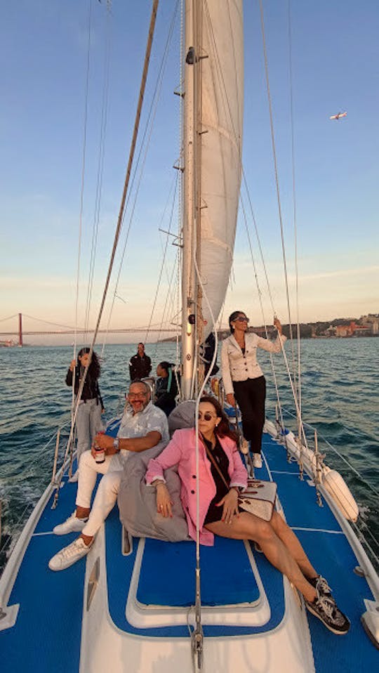Private Sunset Sailing: 2 hours Experience Serenity