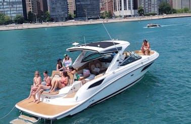 35' Sea Ray SLX Motor Yacht Charter in Chicago