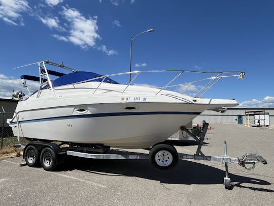 Cruise and fish in unmatched comfort with this 25ft Maxum Yacht