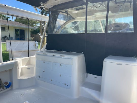 Relaxation on this dual A/C Luxury Yacht