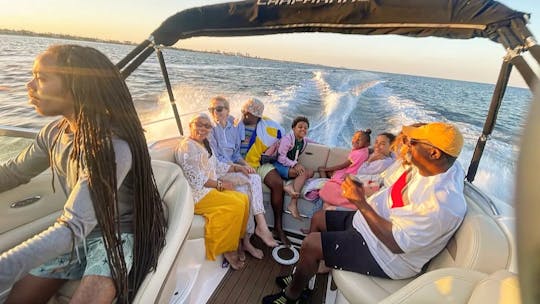 Profitez de la journée en famille et entre amis à Peanut Island & Sandbar