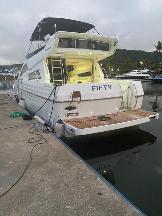 Intermarine 440 à Angra dos Reis