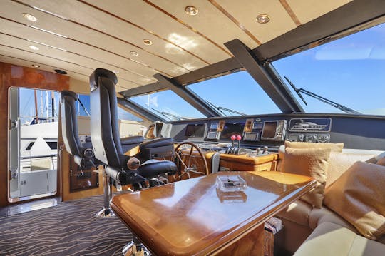 Santa Cruz Luxury Yacht Charter 