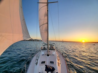 サンディエゴ湾でのプライベートサンセットセーリング