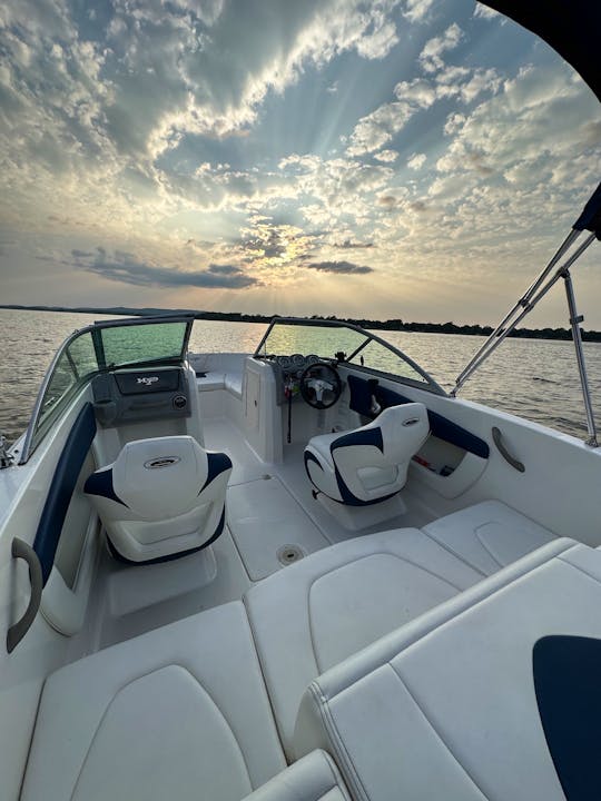 Chaparral 18 H20 Sport! Swim and beach boat tour scenic view!