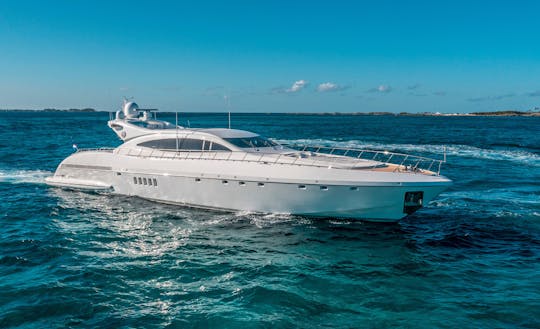 💎 VIP Experience: 108 Mangusta Luxury Yacht in The Bahamas